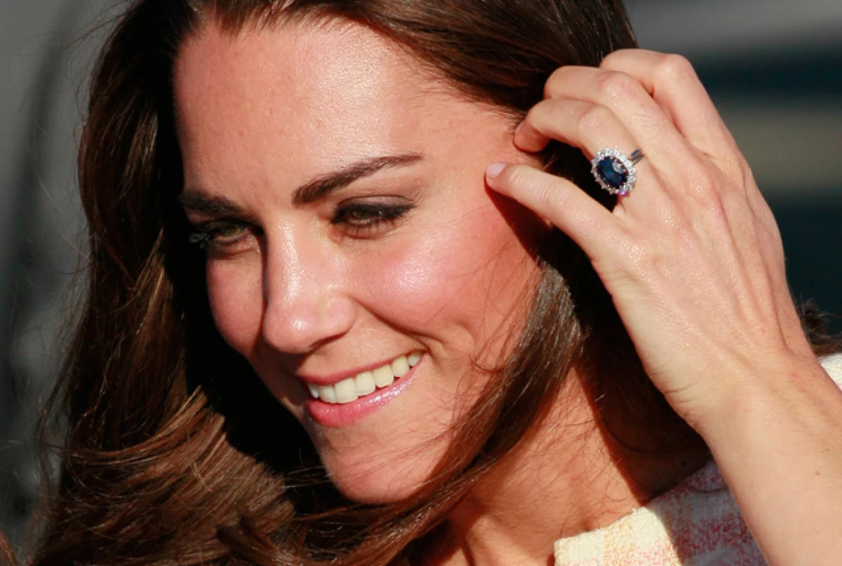 Kate con el anillo de Lady Di