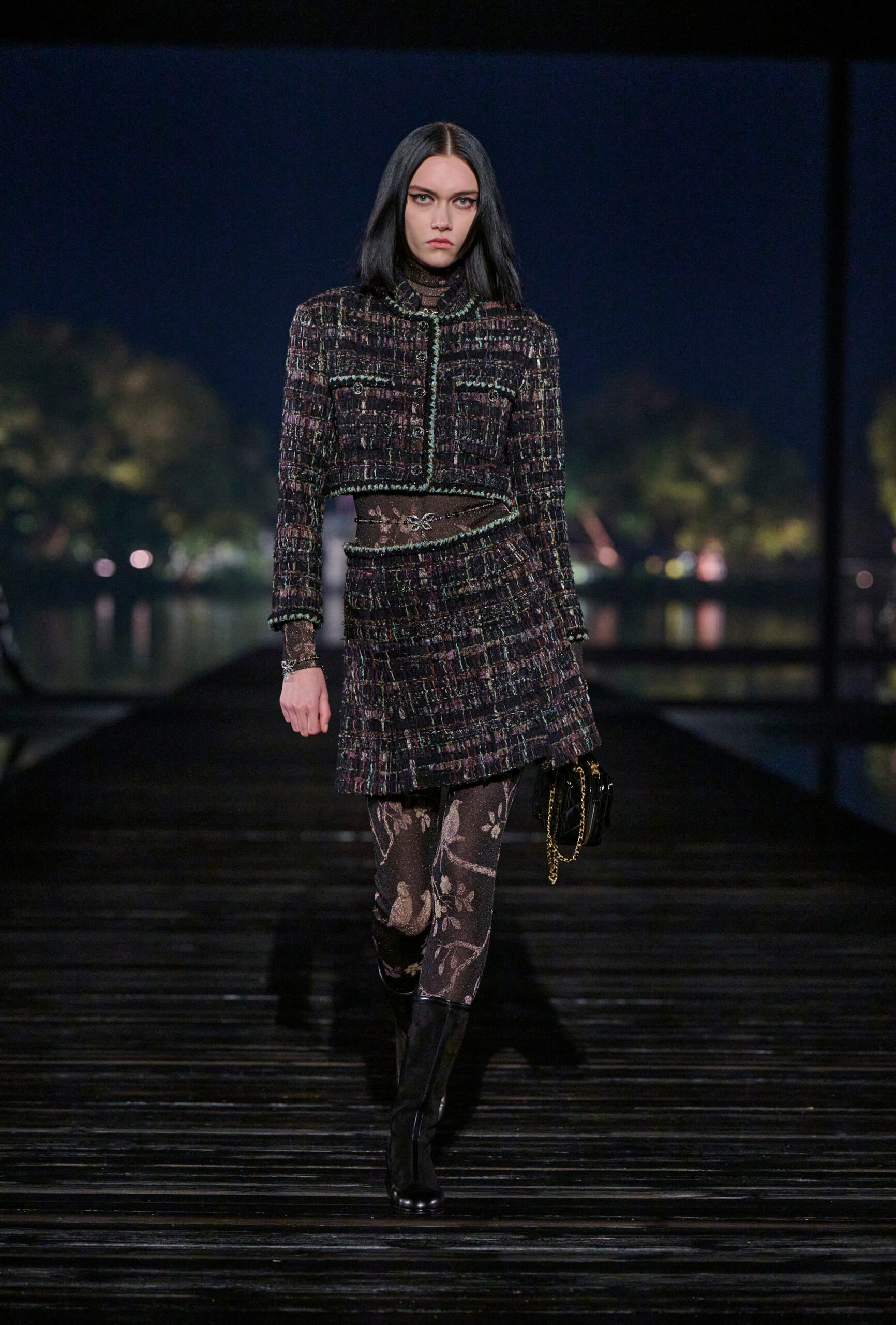 CHANEL CELEBRA LOS MÉTIERS D’ART 2024/25 EN EL EMBLEMÁTICO LAGO DEL OESTE DE HANGZHOU, CHINA